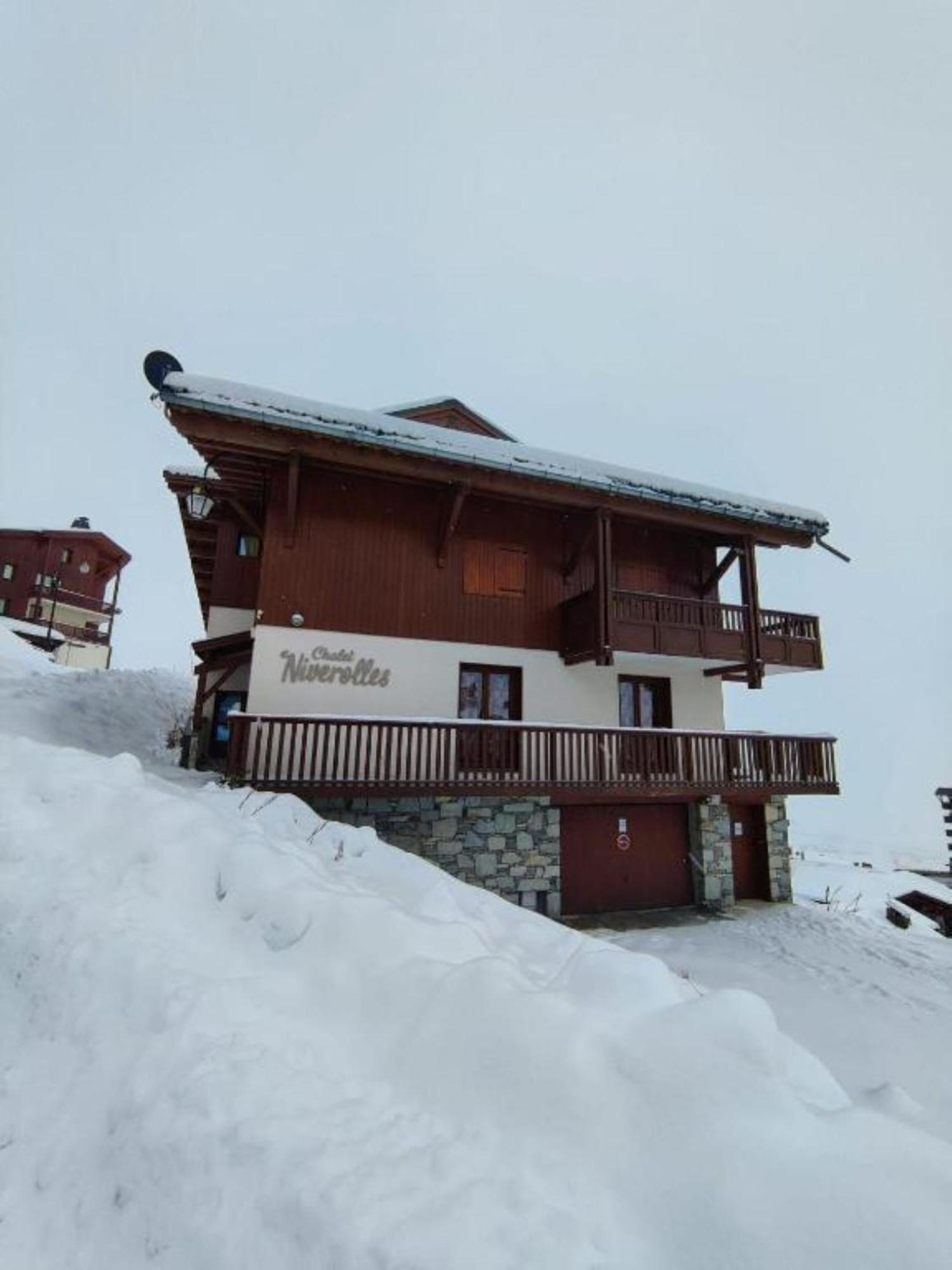 Niverollos By Alpstays Chalet *